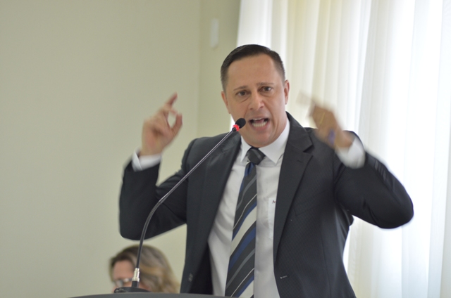 Em Vilhena, vereador diz que prefere perder o mandato a continuar no PMDB