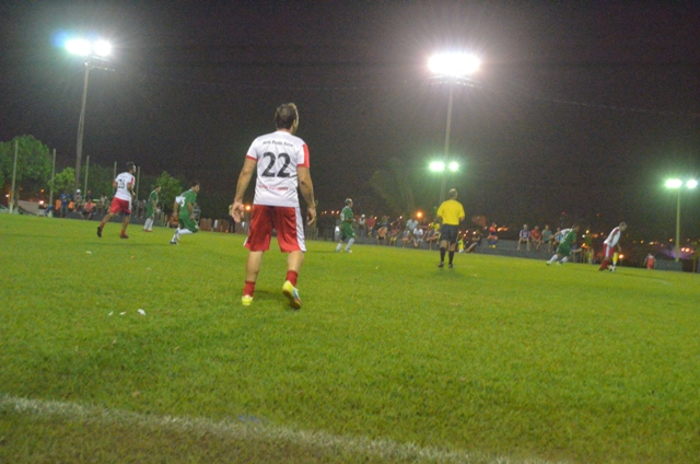 Dois jogos abriram nesta terça-feira a Taça Aciv de Futebol Máster 2015
