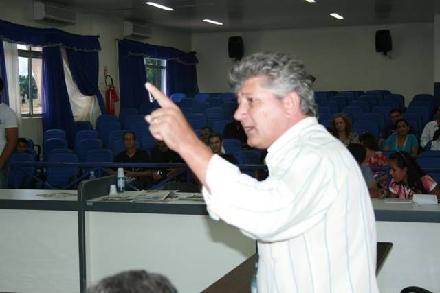 CASSOL REVELA IRRITAÇÃO COM VEREADOR