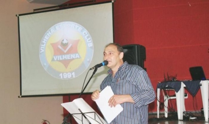PRESIDENTE DO VEC VOLTA A OFENDER A IMPRENSA