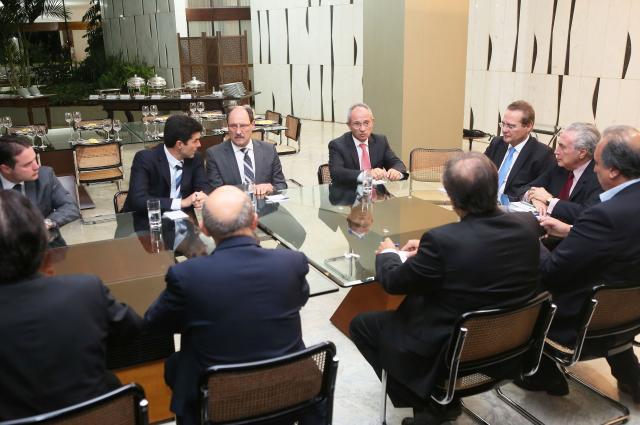 Junto a cúpula do PMDB, governador de RO cita Obama para defender volta da CPMF