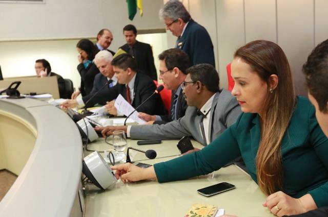Lei de autoria de Rosangela Donadon regulamenta concursos desafoga Judiciário