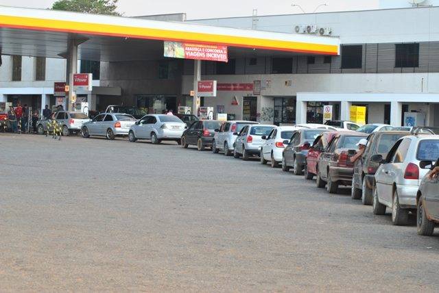 Vilhena: fila quilométrica se forma em posto que ofereceu gasolina sem imposto