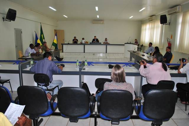 Com três votos contrários, Câmara de Vilhena aumenta números de vereadores