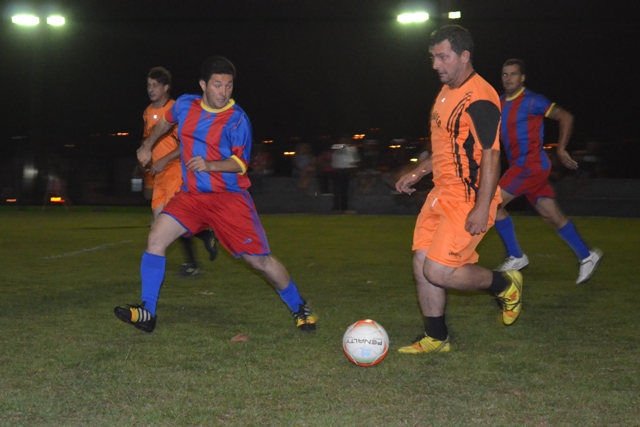  Em jogo de sete gols Fofão EC sai vitorioso e está na decisão da Taça Aciv Veterano