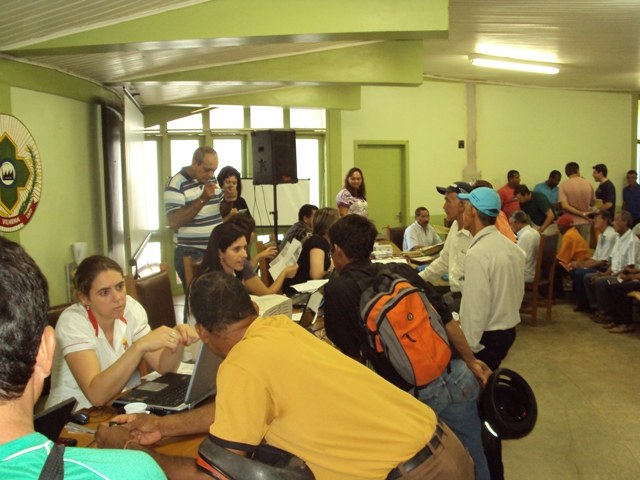 MUTIRÃO DO INCRA CADASTRA PRODUTORES PARA LEGALIZAR TERRAS EM VILHENA