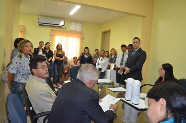 Professores denunciam e vereadores pedem que secretário entregue cargo em Vilhena