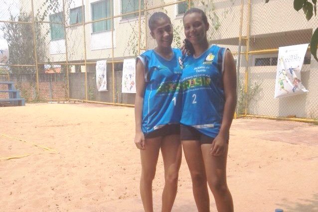 Vilhena é ouro no Vôlei de Praia do JOER Juvenil com a dupla da Escola Maria Arlete Toledo