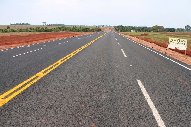 Concluídos os primeiros 10 km de asfalto na rodovia de acesso a Pimenteiras