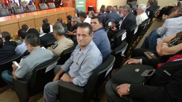 Chupinguaia: vereadores aumentam diárias e vão comprar carro para a Câmara