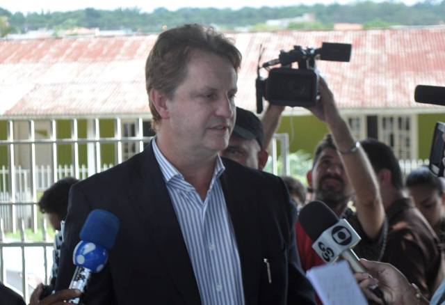 Prefeito abre mão de prerrogativa e vai à PF para ser interrogado em Vilhena