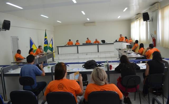 Com relatório de CPI finalizado, vereadores decidem destino de prefeito esta semana