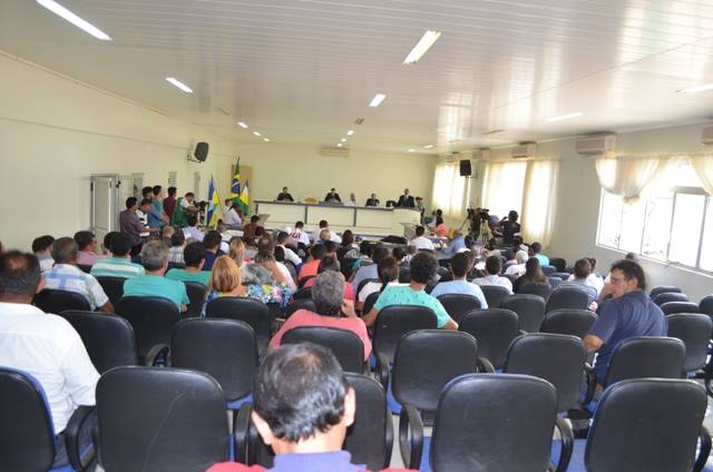 Por 6 votos a 4, vereadores de Vilhena mantêm relatório de CPI e inocentam prefeito