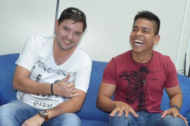 Dupla sertaneja que cantará no aniversário de Cacoal apresenta CD em Vilhena