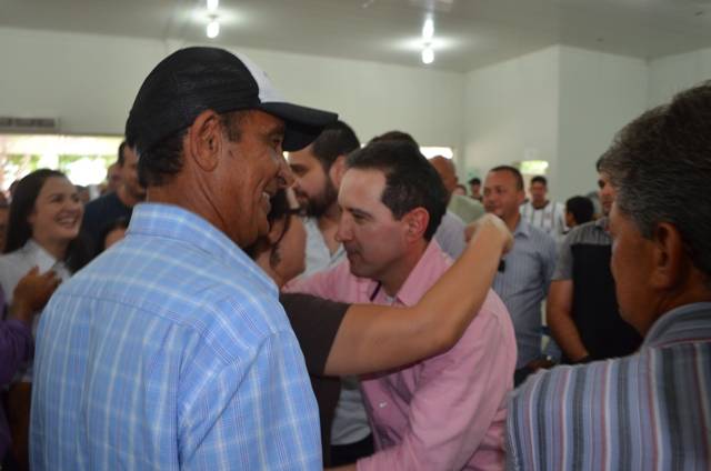 Natan Donadon chega a Vilhena e é recepcionado por dezenas de pessoas