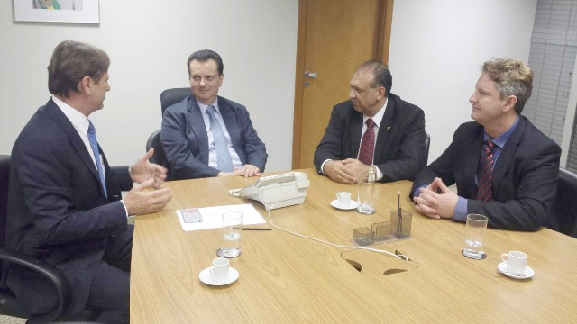 Ministro das Cidades deve vir a Vilhena entregar casas populares e liberar outras 300
