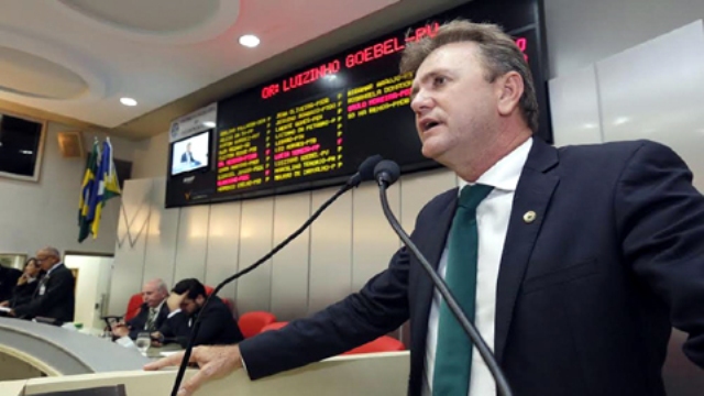 Da tribuna da ALE, Goebel cobra recuperação de asfalto entre Colorado e Cabixi