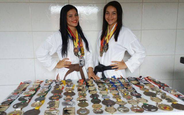 Irmãs karatecas de Vilhena recebem prêmio e se preparam para Mundial na Irlanda