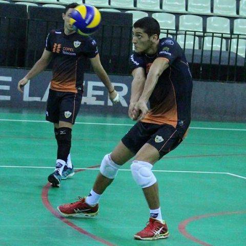 Aos 18 anos, vilhenense estreia na Super Liga de Vôlei Masculina pelo Maringá  