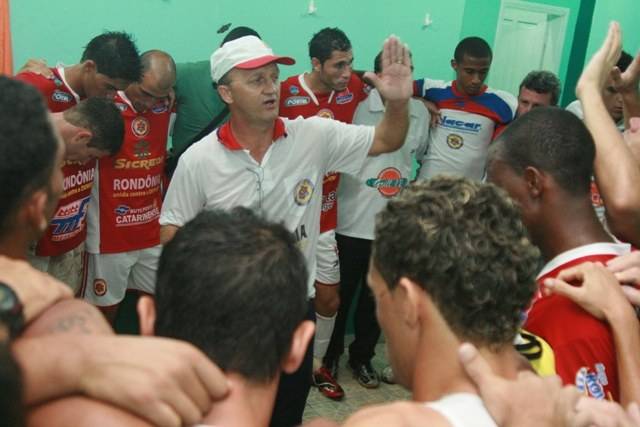 REDE AMAZÔNICA IGNORA TRIUNFOS DO VEC