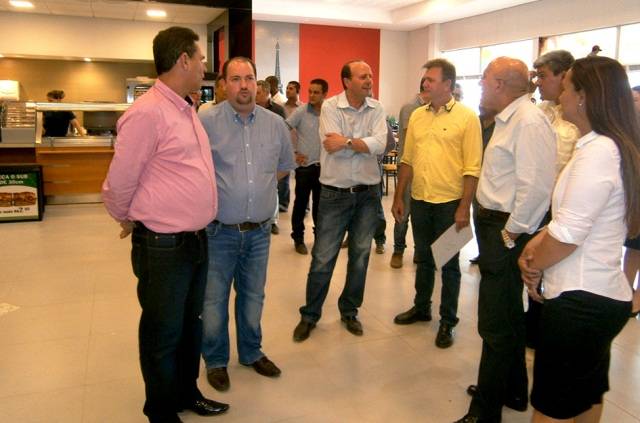 Presidente da ALE visita Shopping em Vilhena, reinaugurado após incêndio