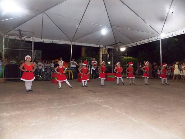 Balé infantil e concurso musical marcam abertura do “Natal Luz” de Cerejeiras