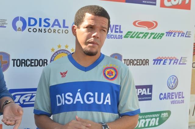 Sem clube desde a crise no VEC, meia Edilsinho assina com Costa Rica-MS