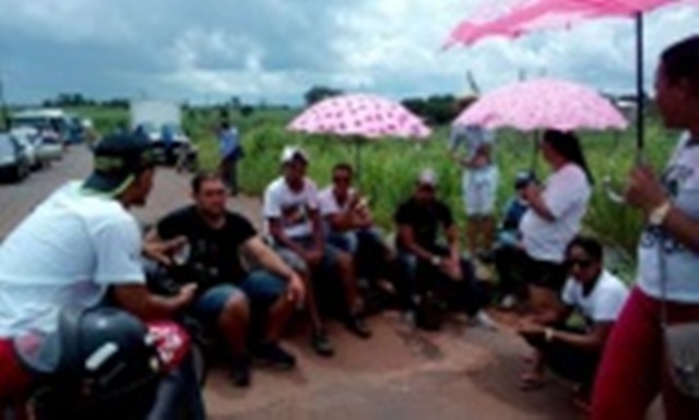 Manifestantes pressionam juiz, protestam contra índios e fecham BR Vilhena/Juína 