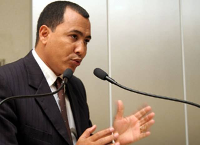 DEPUTADO QUER RESTRINGIR PUBLICIDADE ERÓTICA