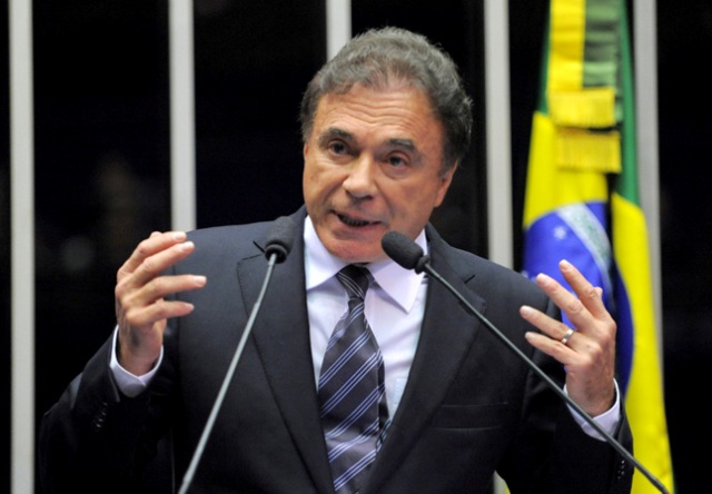 Senador paranaense lança candidatura a presidente; vilhenense vira cabo eleitoral