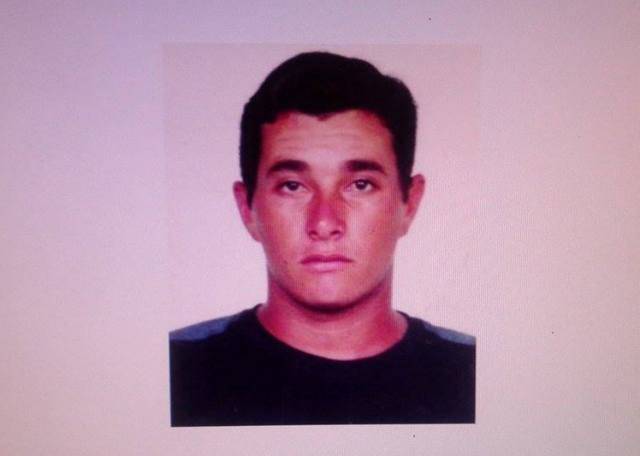 Morre homem esfaqueado em Chupinguaia; polícia divulga foto do acusado