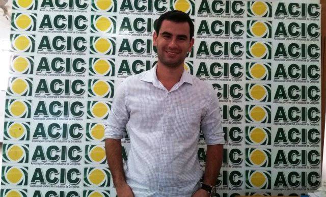 Ao tomar posse em Cerejeiras, presidente da ACIC homenageia pai: “Exemplo a seguir”