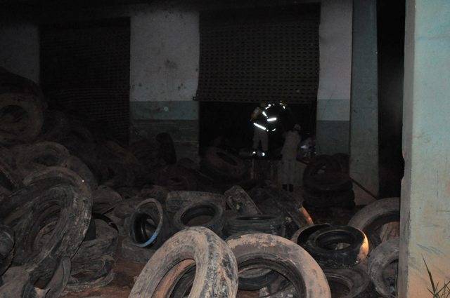 Apontado como criadouro de mosquito, depósito de pneus da prefeitura é incendiado