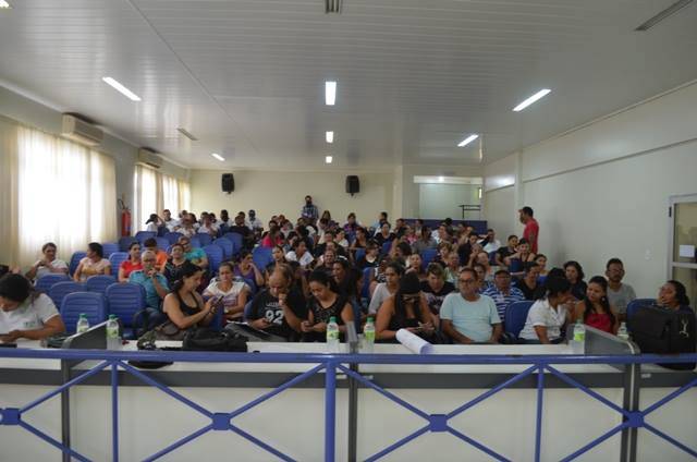 Com salários atrasados, servidores da Saúde decidem manter paralisação em Vilhena