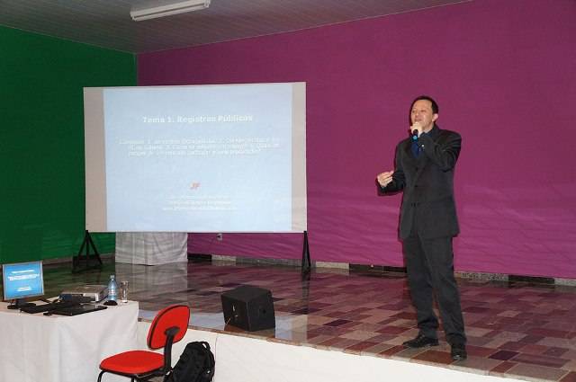 Em Vilhena, Faculdade AVEC inicia ano letivo com palestra sobre registros públicos