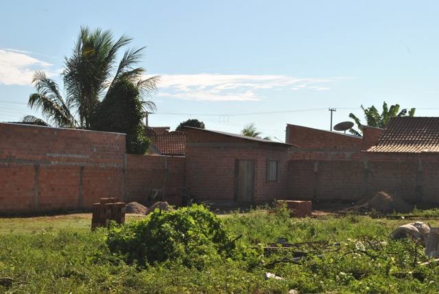 Vilhena: invasores “grilam” área de antigo hospital e prefeitura acena com despejo
