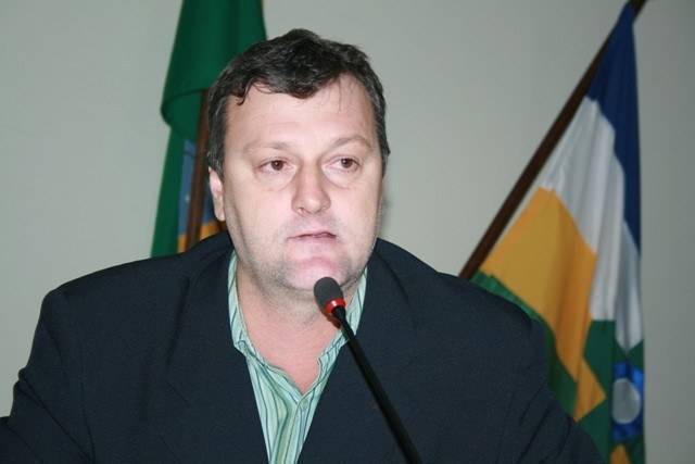 VEREADOR ESCLARECE INCIDENTE E MOTOCICLISTA PROMETE PROCESSAR SITE