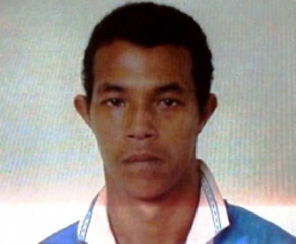 CACHORRADA: HOMEM É PRESO FAZENDO SEXO EM PÚBLICO COM CADELA