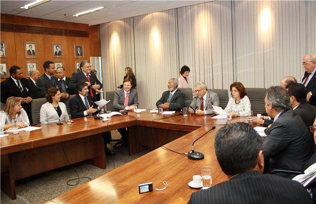 TRANSPOSIÇÃO: SENADO DEVE VOTAR PEC ATÉ JUNHO, DIZ RAUPP