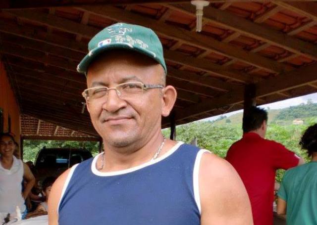 Servidor municipal morre após moto atingir carreta estacionada em Vilhena