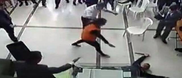 Em cidade de RO, homem invade igreja para se matar e acaba convertido por pastor