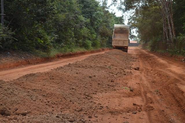 Estiagem chega e Semosp inicia trabalho de limpeza e recuperação de ruas em Vilhena
