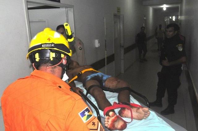 Garoto de 17 anos sofre tentativa de homicídio em Vilhena; Bombeiros resgatam