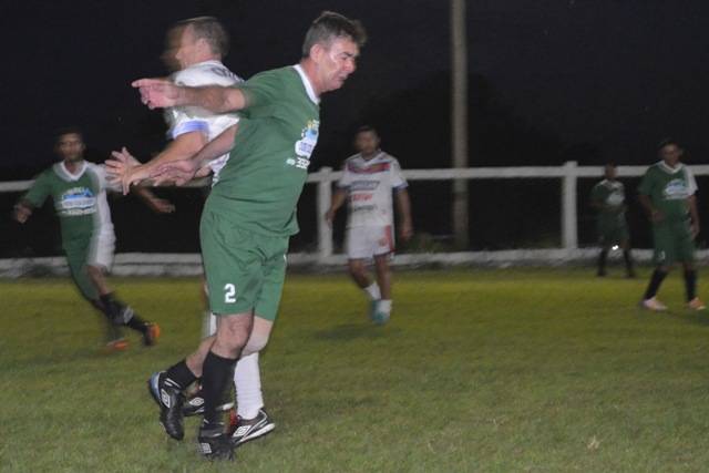 Crediário Souza vence terceira partida seguida e cola no líder da Chave A