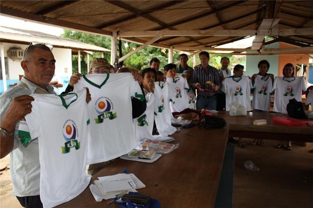 ROVER ENTREGA MATERIAL ESCOLAR NA NOVA VILHENA
