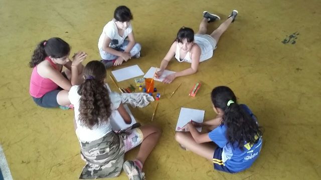 Pintando o sete: alunos da escolinha de iniciação da AVV têm dia diferenciado