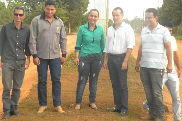 Deputada Rosangela Donadon vistoria força tarefa do DER em Pimenteiras do Oeste