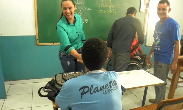 Rosângela Donadon solicita e DER realiza ações na APAE de Colorado do Oeste