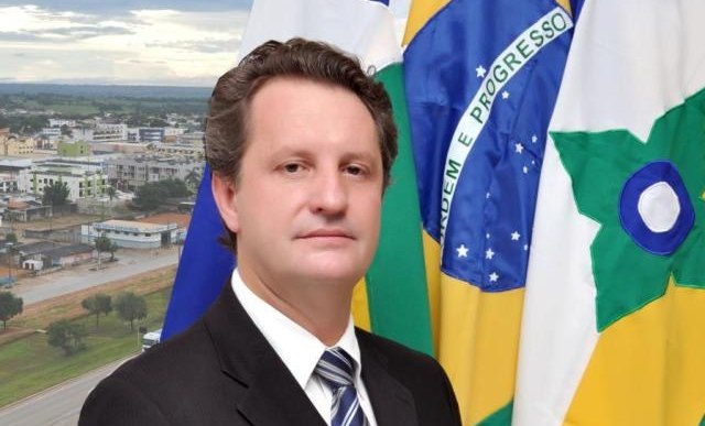 Prefeito regulariza salários e comenta prisão de seretários e servidores em Vilhena