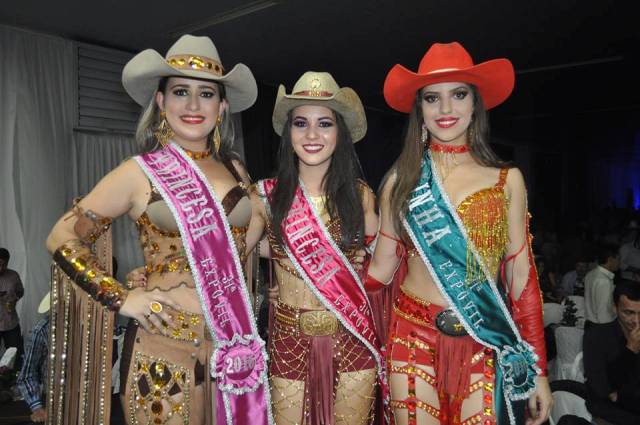 Nova Rainha da Expovil: estudante de 17 anos vence concurso mais disputado do Cone Sul
